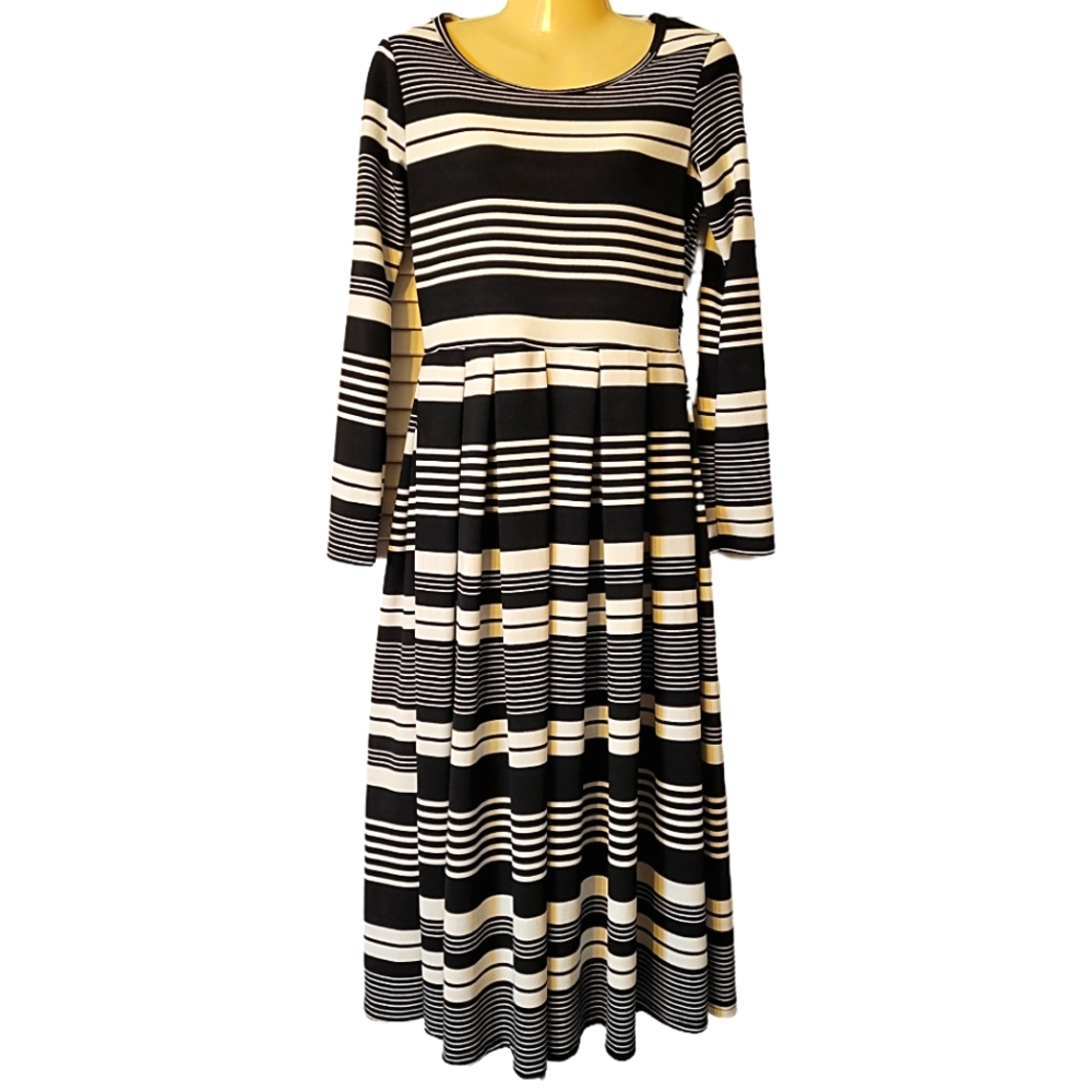 ⚜(1 MD LEFT)- BLACK STRIPE LONG SLEEVE MIDI DRESS - Picture 6 of 6